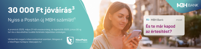 A képen egy hölgy látható amint nézi a telefonját, hogy kapott egy értesítést az MBH Banktól